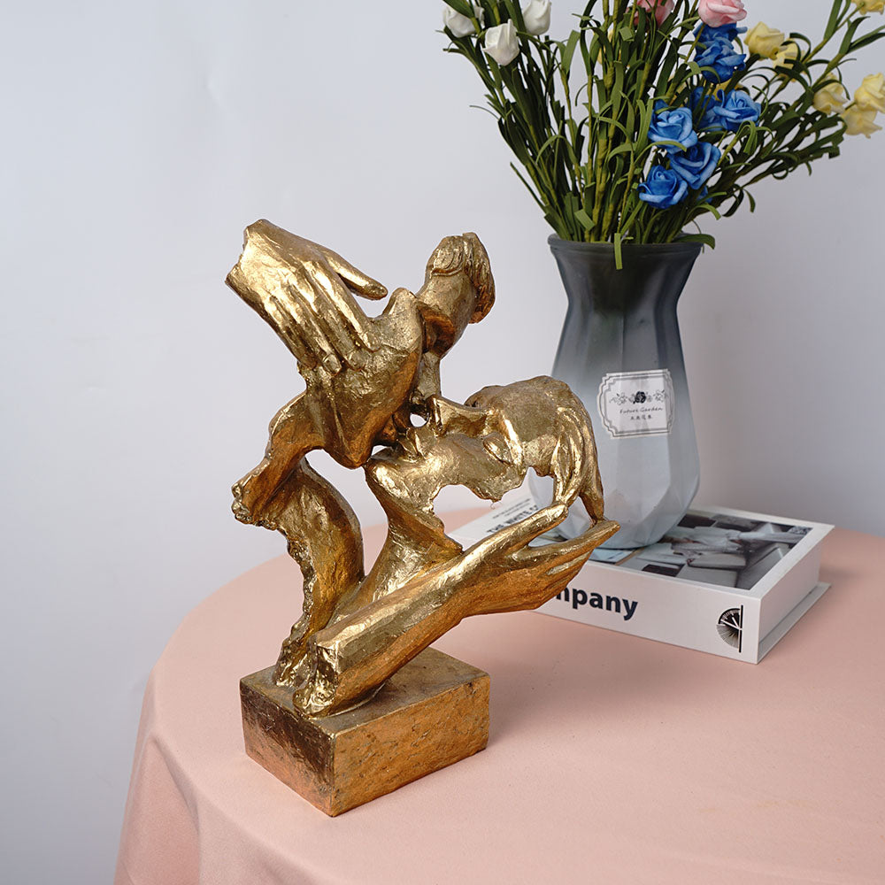 Gold Lovers Sculpture